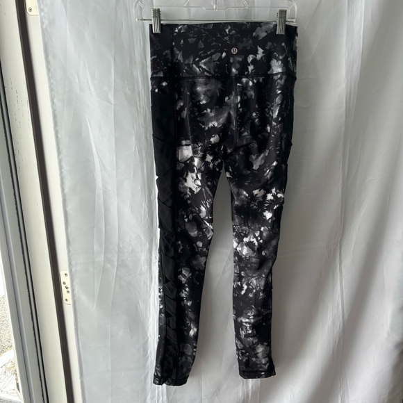 Lululemon Rise and Flow‎ Pant Dusk Dye White Black size 4 - Picture 5 of 10